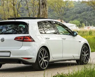 Benzine motor van 2,0L van Volkswagen Golf 7 2018 te huur in Becici.