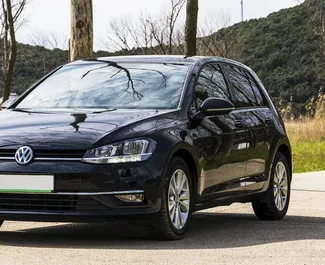 Vooraanzicht van een huurauto Volkswagen Golf 7 in Becici, Montenegro ✓ Auto #2465. ✓ Transmissie Automatisch TM ✓ 0 beoordelingen.