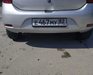 Benzine motor van 1,6L van Renault Sandero 2015 te huur in Simferopol.