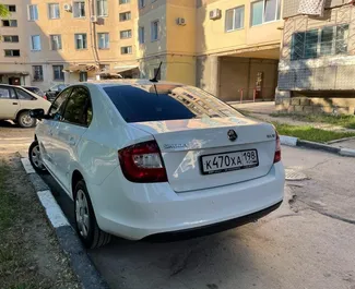 Autohuur Skoda Rapid 2018 in op de Krim, met Benzine brandstof en 110 pk ➤ Vanaf 1416 RUB per dag.