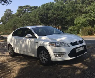 Vooraanzicht van een huurauto Ford Mondeo in Simferopol, Krim ✓ Auto #2649. ✓ Transmissie Handmatig TM ✓ 0 beoordelingen.