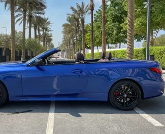 Vooraanzicht van een huurauto BMW M440i Cabrio in Dubai, Verenigde Arabische Emiraten ✓ Auto #3157. ✓ Transmissie Automatisch TM ✓ 0 beoordelingen.