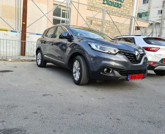 Vooraanzicht van een huurauto Renault Kadjar in Limassol, Cyprus ✓ Auto #3317. ✓ Transmissie Automatisch TM ✓ 0 beoordelingen.