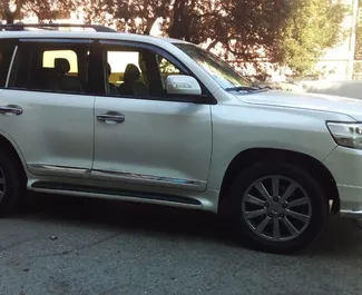 Autohuur Toyota Land Cruiser 200 2015 in in Azerbeidzjan, met Benzine brandstof en  pk ➤ Vanaf 200 AZN per dag.