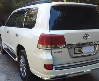 Verhuur Toyota Land Cruiser 200. Premium, SUV Auto te huur in Azerbeidzjan ✓ Borg van Borg van 850 AZN ✓ Verzekeringsmogelijkheden TPL, CDW, Diefstal.