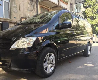 Vooraanzicht van een huurauto Mercedes-Benz Viano in Bakoe, Azerbeidzjan ✓ Auto #3525. ✓ Transmissie Automatisch TM ✓ 0 beoordelingen.