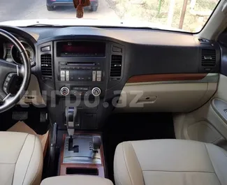 Verhuur Mitsubishi Pajero. Comfort, SUV Auto te huur in Azerbeidzjan ✓ Borg van Borg van 350 AZN ✓ Verzekeringsmogelijkheden TPL, CDW, Diefstal.