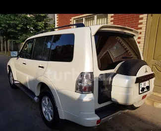 Autohuur Mitsubishi Pajero 2012 in in Azerbeidzjan, met Benzine brandstof en  pk ➤ Vanaf 100 AZN per dag.