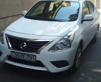 Vooraanzicht van een huurauto Nissan Sunny in Bakoe, Azerbeidzjan ✓ Auto #3513. ✓ Transmissie Automatisch TM ✓ 0 beoordelingen.