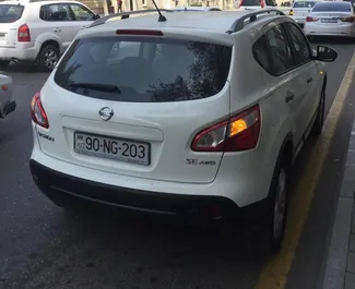 Vooraanzicht van een huurauto Nissan Qashqai in Bakoe, Azerbeidzjan ✓ Auto #3507. ✓ Transmissie Automatisch TM ✓ 1 beoordelingen.