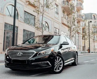 Vooraanzicht van een huurauto Hyundai Sonata in Bakoe, Azerbeidzjan ✓ Auto #3535. ✓ Transmissie Automatisch TM ✓ 0 beoordelingen.