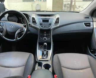 Verhuur Hyundai Elantra. Comfort, Premium Auto te huur in Azerbeidzjan ✓ Borg van Borg van 300 AZN ✓ Verzekeringsmogelijkheden TPL, CDW.