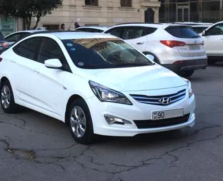 Vooraanzicht van een huurauto Hyundai Accent in Bakoe, Azerbeidzjan ✓ Auto #3495. ✓ Transmissie Automatisch TM ✓ 1 beoordelingen.