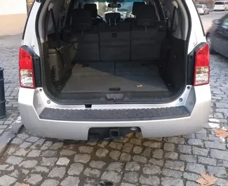 Verhuur Nissan Pathfinder. Comfort, Premium, SUV, Crossover Auto te huur in Georgië ✓ Borg van Zonder Borg ✓ Verzekeringsmogelijkheden TPL, CDW, SCDW, Passagiers, Diefstal.