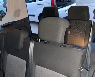 Verhuur Fiat Doblo. Economy, Comfort, Minivan Auto te huur in Turkije ✓ Borg van Borg van 300 USD ✓ Verzekeringsmogelijkheden TPL, SCDW, Jonge.