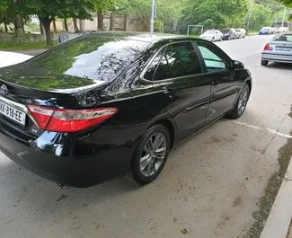 Autohuur Toyota Camry 2015 in in Georgië, met Benzine brandstof en 181 pk ➤ Vanaf 145 GEL per dag.