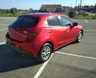 Mazda Demio 2016 beschikbaar voor verhuur in Larnaca, met een kilometerlimiet van onbeperkt.