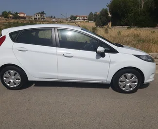 Autohuur Ford Fiesta 2015 in in Cyprus, met Benzine brandstof en 98 pk ➤ Vanaf 26 EUR per dag.