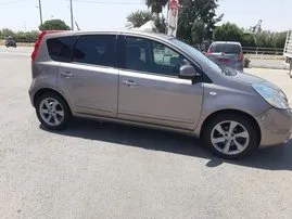 Benzine motor van 1,4L van Nissan Note 2012 te huur in Larnaca.