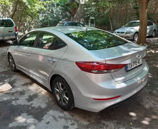 Hyundai Elantra 2017 beschikbaar voor verhuur op de luchthaven van Tbilisi, met een kilometerlimiet van onbeperkt.