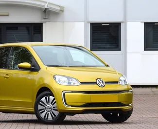 Autohuur Volkswagen Up 2021 in in Griekenland, met Benzine brandstof en 60 pk ➤ Vanaf 19 EUR per dag.