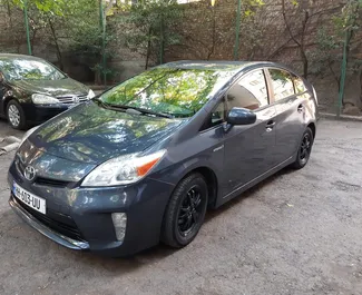 Autohuur Toyota Prius #4043 Automatisch op de luchthaven van Tbilisi, uitgerust met 1,8L motor ➤ Van Shota in Georgië.