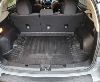 Interieur van Subaru Crosstrek te huur in Georgië. Een geweldige auto met 5 zitplaatsen en een Automatisch transmissie.