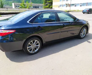 Autohuur Toyota Camry 2017 in in Georgië, met Benzine brandstof en 205 pk ➤ Vanaf 120 GEL per dag.