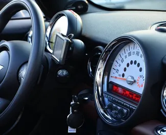 Mini Cooper S 2014 beschikbaar voor verhuur in Budva, met een kilometerlimiet van onbeperkt.