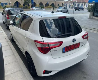 Autohuur Toyota Vitz 2018 in in Cyprus, met Hybride brandstof en 109 pk ➤ Vanaf 18 EUR per dag.