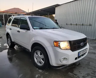 Vooraanzicht van een huurauto Ford Escape in Tbilisi, Georgië ✓ Auto #4236. ✓ Transmissie Automatisch TM ✓ 3 beoordelingen.