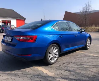 Huur een Skoda Superb in Praag Tsjechië