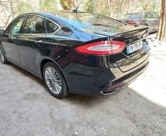 Ford Fusion Sedan 2017 met Vooraandrijving systeem, beschikbaar op de luchthaven van Tbilisi.