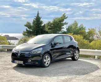 Vooraanzicht van een huurauto Renault Clio 4 in Budva, Montenegro ✓ Auto #4389. ✓ Transmissie Automatisch TM ✓ 1 beoordelingen.