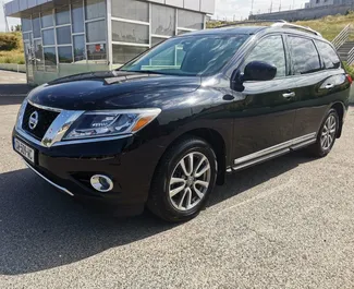 Autohuur Nissan Pathfinder 2015 in in Georgië, met Benzine brandstof en 227 pk ➤ Vanaf 200 GEL per dag.