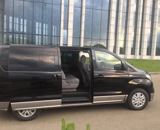 Verhuur Hyundai H1. Comfort, Crossover, Minivan Auto te huur in Georgië ✓ Borg van Borg van 700 GEL ✓ Verzekeringsmogelijkheden TPL, CDW, Passagiers, Diefstal.