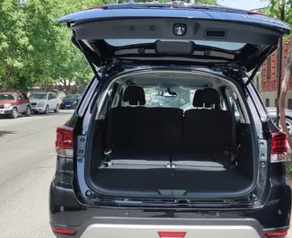 Interieur van Nissan X-Terra te huur in Georgië. Een geweldige auto met 7 zitplaatsen en een Automatisch transmissie.