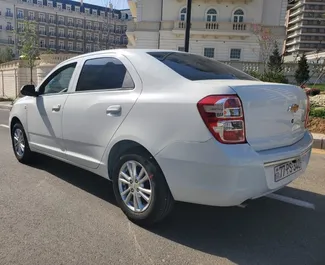 Verhuur Chevrolet Cobalt. Economy Auto te huur in Azerbeidzjan ✓ Borg van Borg van 300 AZN ✓ Verzekeringsmogelijkheden TPL, CDW.