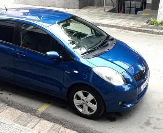 Verhuur Toyota Yaris. Economy, Comfort Auto te huur in Albanië ✓ Borg van Borg van 300 EUR ✓ Verzekeringsmogelijkheden TPL.