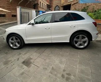 Autohuur Audi Q5 2014 in in Georgië, met Benzine brandstof en 292 pk ➤ Vanaf 175 GEL per dag.