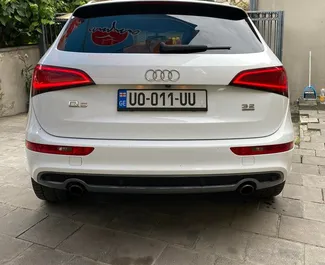 Verhuur Audi Q5. Comfort, Premium, Crossover Auto te huur in Georgië ✓ Borg van Borg van 300 GEL ✓ Verzekeringsmogelijkheden TPL, CDW, SCDW, FDW, Passagiers, Diefstal.