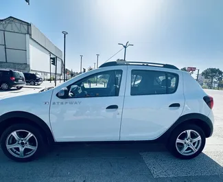 Autohuur Dacia Sandero Stepway 2019 in in Albanië, met Benzine brandstof en 90 pk ➤ Vanaf 22 EUR per dag.