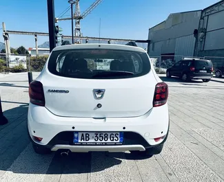 Verhuur Dacia Sandero Stepway. Economy, Comfort, Crossover Auto te huur in Albanië ✓ Borg van Borg van 100 EUR ✓ Verzekeringsmogelijkheden TPL, FDW.