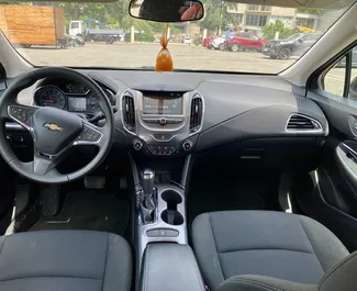 Chevrolet Cruze 2018 beschikbaar voor verhuur in Tbilisi, met een kilometerlimiet van onbeperkt.