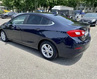 Verhuur Chevrolet Cruze. Comfort Auto te huur in Georgië ✓ Borg van Zonder Borg ✓ Verzekeringsmogelijkheden TPL, CDW, SCDW, Passagiers, Diefstal.