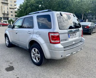 Interieur van Ford Escape te huur in Georgië. Een geweldige auto met 5 zitplaatsen en een Automatisch transmissie.