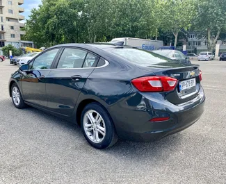 Chevrolet Cruze 2018 beschikbaar voor verhuur in Tbilisi, met een kilometerlimiet van onbeperkt.