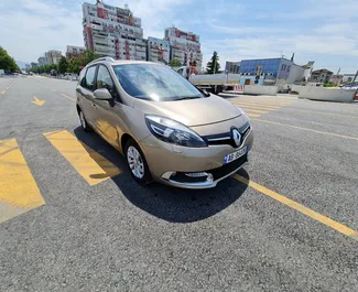 Vooraanzicht van een huurauto Renault Grand Scenic in Tirana, Albanië ✓ Auto #4518. ✓ Transmissie Automatisch TM ✓ 0 beoordelingen.