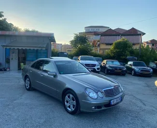 Vooraanzicht van een huurauto Mercedes-Benz E-Class in Tirana, Albanië ✓ Auto #4487. ✓ Transmissie Automatisch TM ✓ 0 beoordelingen.
