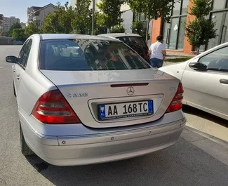 Diesel motor van 2,2L van Mercedes-Benz C-Class 2004 te huur in Tirana.